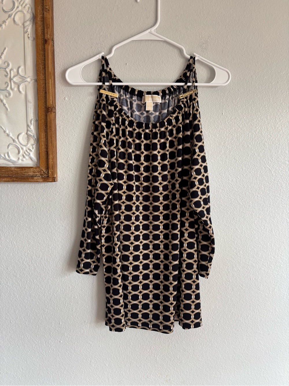 Michael Kors Women Sz L Cold Shoulder print Blouse casual Top gold color accent